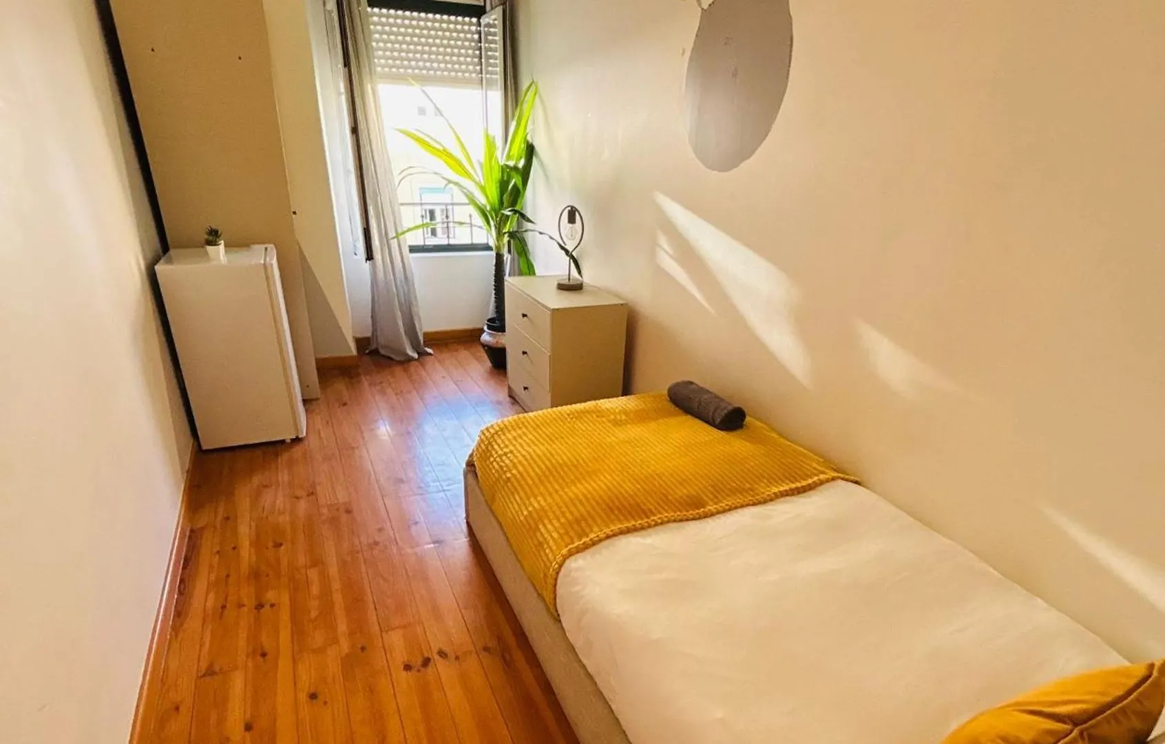 Nice And Spacious In Central Lisbon, Ideal For Tourists
